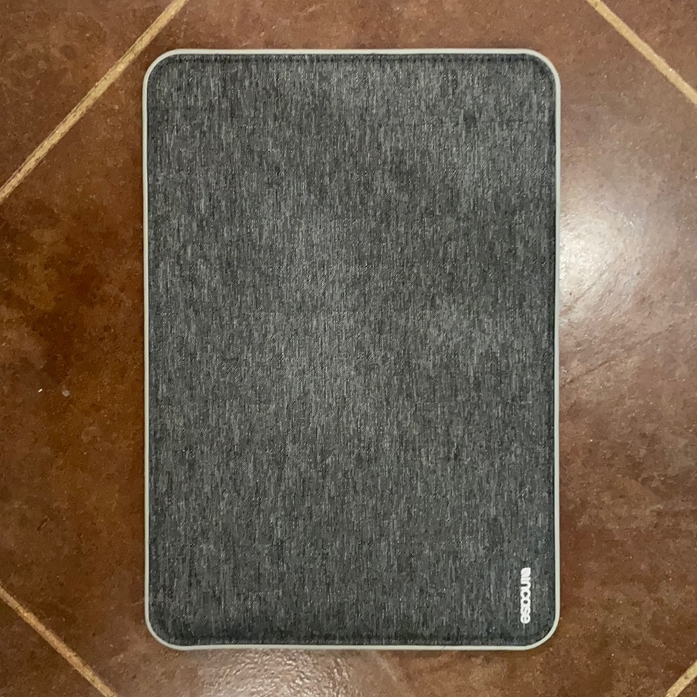 Incase laptop cover